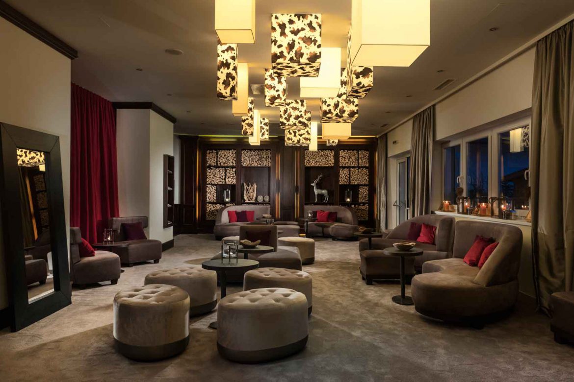 Kuhhotel-Lobby-Lounge