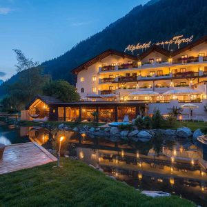 Hotel-Tyrol-Aussenansicht
