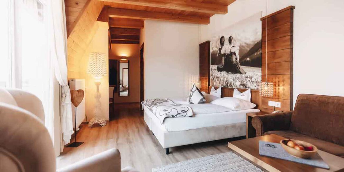 landlebensuite-schlafzimmer-haidachhof-zillertal